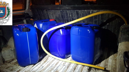 Garrafas utilizadas para el robo de combustible. / Ayuntamiento de Huesca