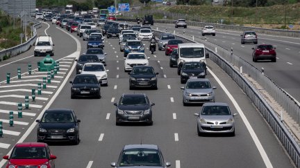 Con el fin de facilitar la circulación por las carreteras durante esta operación de tráfico, se paralizan todas aquellas obras que actualmente se realizan en la red viaria. / Europa Press