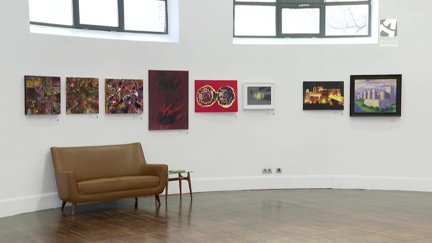 Algunos de las obras que componen la muestra solidaria.