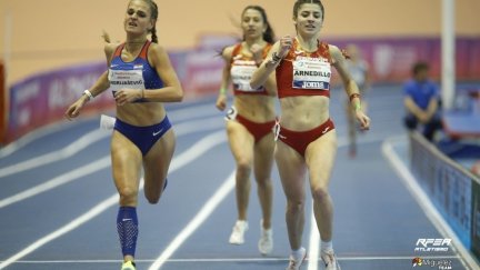 Mireya Arnedillo, medalla de plata en 1500 en Valencia