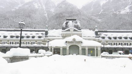 La estación de Canfranc, con nieve.
