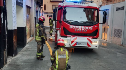 Los Bomberos de la Diputación de Teruel extinguido el incendio declarado en un piso del centro histórico de Teruel./ Diputación de Teruel.