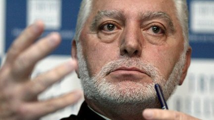 Imagen de archivo tomada el 26 de mayo de 2004 del diseñador español Paco Rabanne durante una rueda de prensa en Madrid./ EFE/ Monserrat T. Diez.
