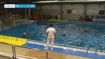 Una imagen del encuentro disputado este sábado en la piscina de Bomberos.