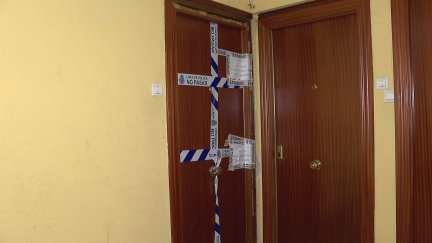 La puerta del piso en el que se ha producido el asesinato.