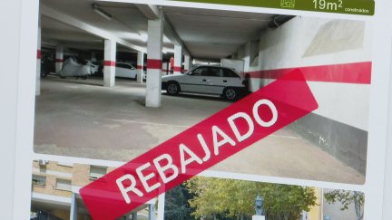 Un anuncio de un garaje en un portal de una inmobiliaria.