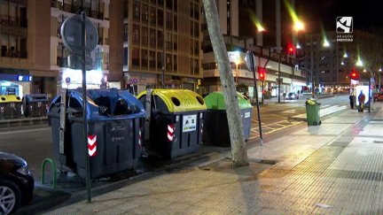 Estado en el que ha quedado el contenedor incendiado.