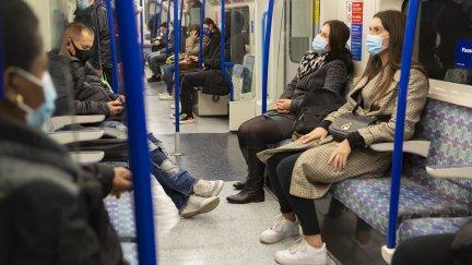 La mascarilla ya no será obligatoria en en trenes, autobuses, metros y aviones. / Pixabay.