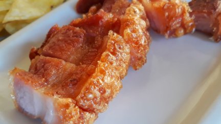 Zaragoza ha acogido una de las semifinales del concurso El Mejor Torrezno del Mundo 2023. / Canva