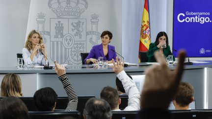 Rueda de prensa ofrecida tras la reunión del Consejo de Ministros, este martes en el Palacio de La Moncloa. / EFE,