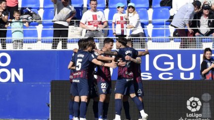 Los jugadores del Huesca celebran un gol. Foto: LaLiga