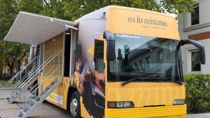 Autobús informativo del Ingreso Mínimo Vital. / Europa Press