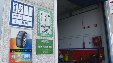 Los talleres oficiales están identificados con un distintivo.