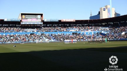 El equipo no ha tenido un buen rendimiento este curso en La Romareda.