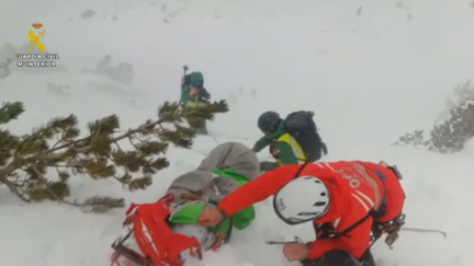 Rescatada una esquiadora accidentada en Benasque en medio de una fuerte ventisca y después de ocho horas./ Ministerio del Interior.