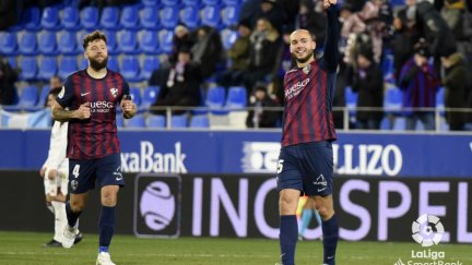 Blasco celebra un gol con la SD Huesca.