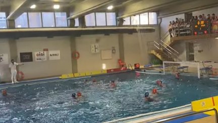 Una imagen del partido ante Sant Feliu disputado este sábado en la piscina de Bomberos.