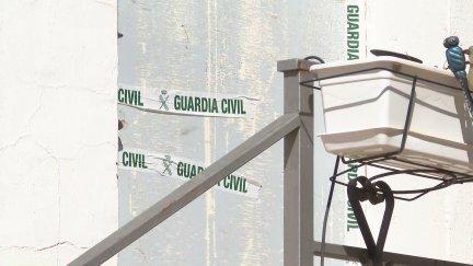 Puerta de la vivienda donde se produjo la reyerta.