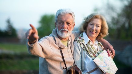 El nuevo contrato del programa de turismo social del Imserso contará con 70.000 plazas más. / Canva