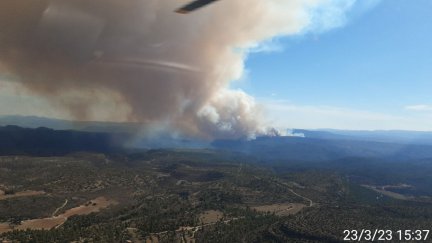 Imagen aérea del incendio que afecta a las provincias de Teruel y Castellón. / Infoar