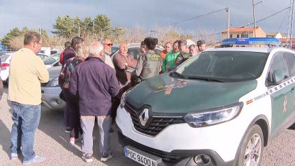 Vecinos desalojados de Olba y San Agustín en Venta del Aire (Teruel).