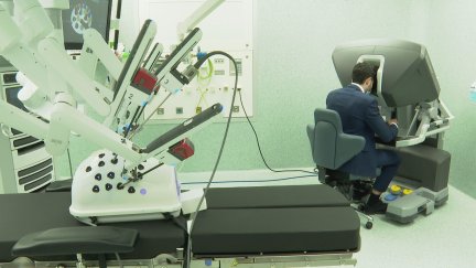El robot da Vinci, recién instalado en el Hospital Universitario Miguel Servet.