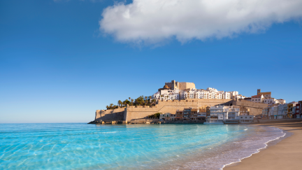 Peñíscola (Castellón) es uno de los destinos favoritos por los aragoneses para tener una segunda residencia. / Canva