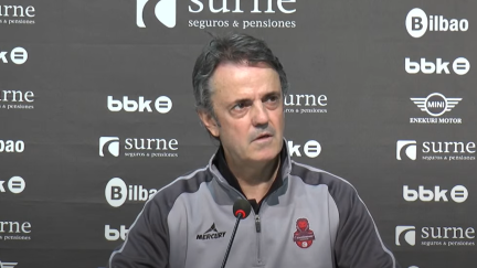 Rueda de prensa de Porfirio Fisac en Bilbao. Foto: YouTube Bilbao Basket