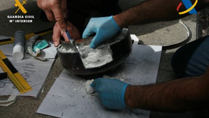 Interceptado en Barajas un paquete con casi un kilo de cocaína que tenía que llegar a Zaragoza. / Guardia Civil