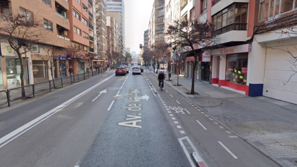 El suceso ocurrió en el número 25 de la avenida de Valencia, en Zaragoza. / Google Maps