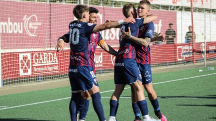 Celebración del primero de los goles de la SD Huesca B. Foto: SD Huesca