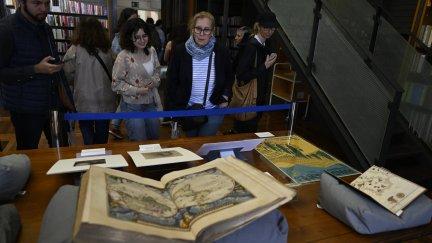 Día de puertas abiertas en la Biblioteca Nacional. (EFE/ Víctor Lerena)