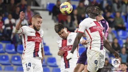 Huesca y Tenerife se han repartido los puntos en El Alcoraz.