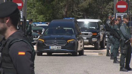 Coche fúnebre que traslada los restos de José Antonio Primo de Rivera