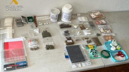 Efectos intervenidos en la operación de la Guardia Civil. / Guardia Civil