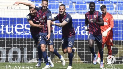 Los jugadores del Huesca celebran un gol ante el Burgos. Foto: LaLiga