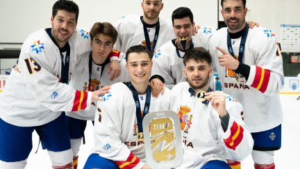La selección española se proclamaba campeona del Mundial de hockey hielo celebrado en Madrid