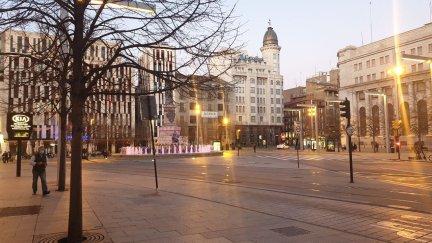 La plaza de España de Zaragoza, vacía, el 14 de marzo de 2020, día en el que comenzó el confinamiento. | Marisa Yubero