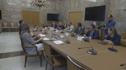 Reunión de patronal y sindicatos.