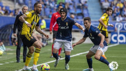 Bebé conduce un balón. Foto: LaLiga