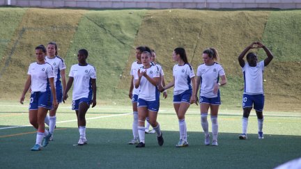 Las jugadoras del Zaragoza CFF celebran un gol en un encuentro reciente.