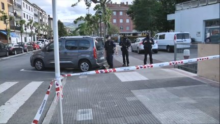 Lugar donde ha ocurrido la explosión, acordonado por la Ertzantza.