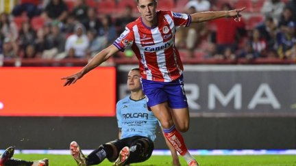 Sabin Merino celebra uno de los dos goles que ha marcado con el Atlético San Luis.