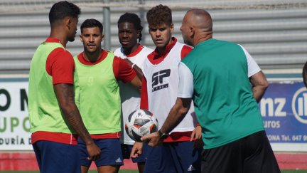 El Tarazona ha seguido preparando este miércoles el importante duelo de este domingo en Compostela.