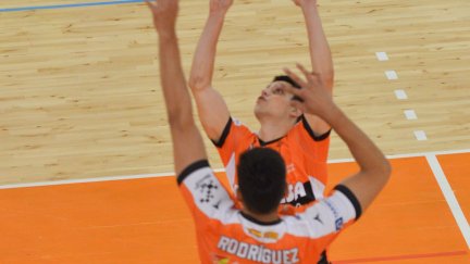 Axel Téllez durante un encuentro con el Pamesa Teruel Voleibol.