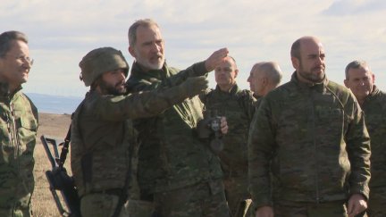 El rey Felipe VI asiste este jueves a las maniobras militares conjuntas entre Aragón y Navarra.