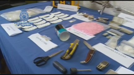 Parte de los efectos hallados en el registro de la vivienda en Zuera. | Policía Nacional