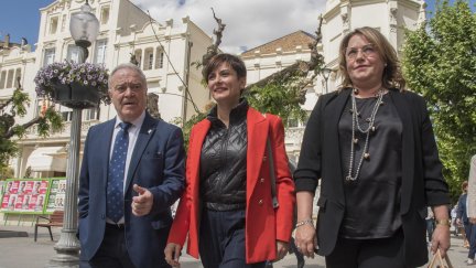 La ministra de Política Territorial y portavoz del Gobierno visita Huesca. / Efe