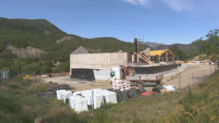 Para el diseño del nuevo centro se ha tomado como referencia una borda del Pirineo.