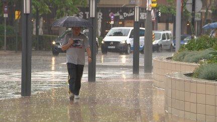 La lluvia ha llegado también a las tres capitales aragonesas, sobre todo en Zaragoza.